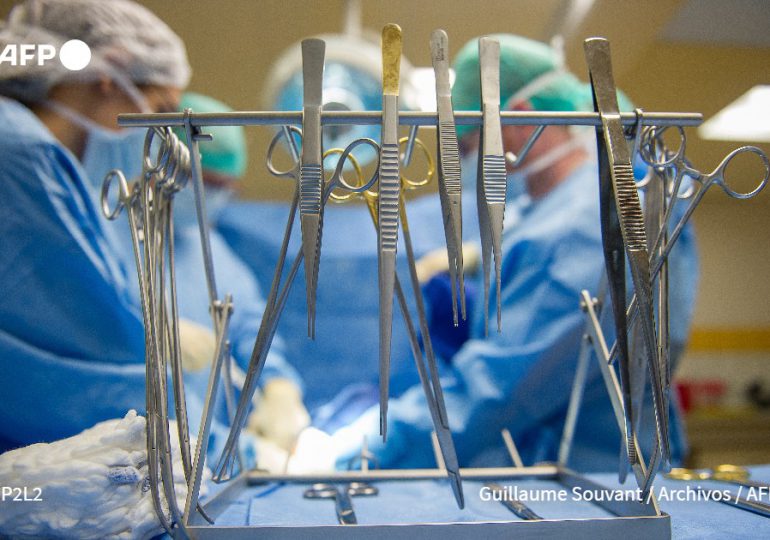 Muere el primer paciente que recibió un trasplante de corazón de cerdo