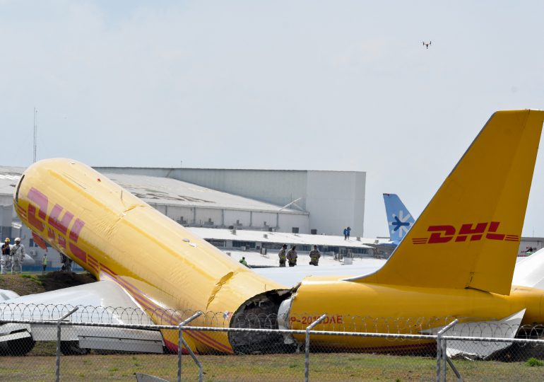 Avión de carga se parte en dos en aeropuerto de Costa Rica sin causar víctimas