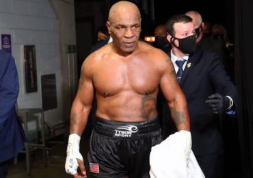 VIDEO | Mike Tyson golpea a un pasajero en un avión en Estados Unidos