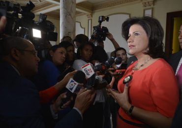 Vídeo| Margarita Cedeño felicita a periodistas de RD en su día
