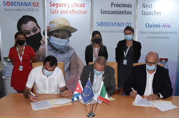 Firma Instituto Finlay de vacunas memorándum de entendimiento con empresa italiana para la producción de Soberana 02