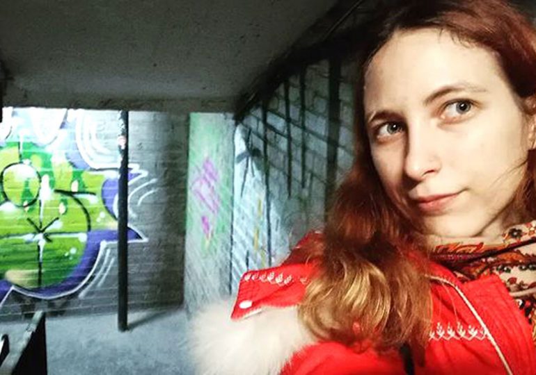 Arrestada artista rusa por protesta en un supermercado contra ofensiva en Ucrania