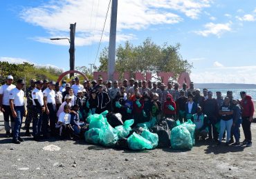 Realizan ECO GREEN CHANGE 2022: Jornada de limpieza de costas en provincia Peravia