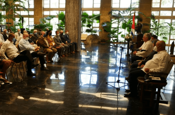 Presidente de Cuba recibió a empresarios del sector agrícola de EEUU