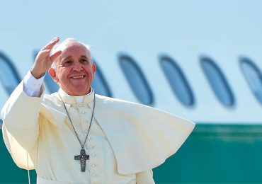 El papa llegó a Malta para una visita de dos días