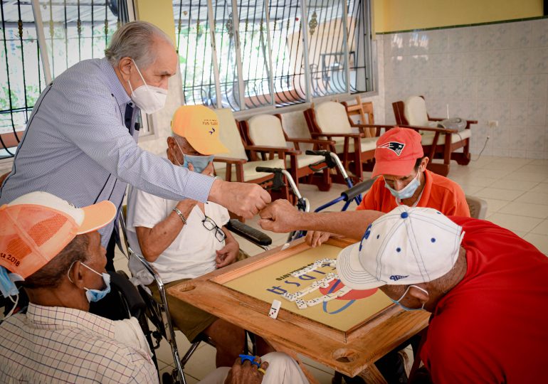 Envejecientes del país retornan a hogares de paso tras menguar amenazas de Pandemia