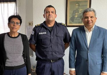 Embajador dominicano en Uruguay visita privados de libertad
