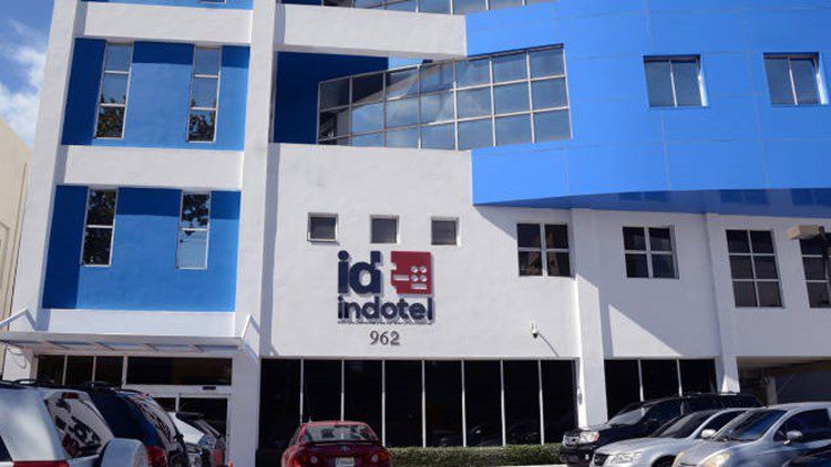 Indotel cierra seis emisoras, 25 revendedores de internet y un canal de tv que operaban de manera ilegal