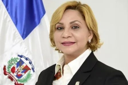 Diputada PRM Soraya Suárez pide a funcionarios conecten el "cerebro a la lengua"