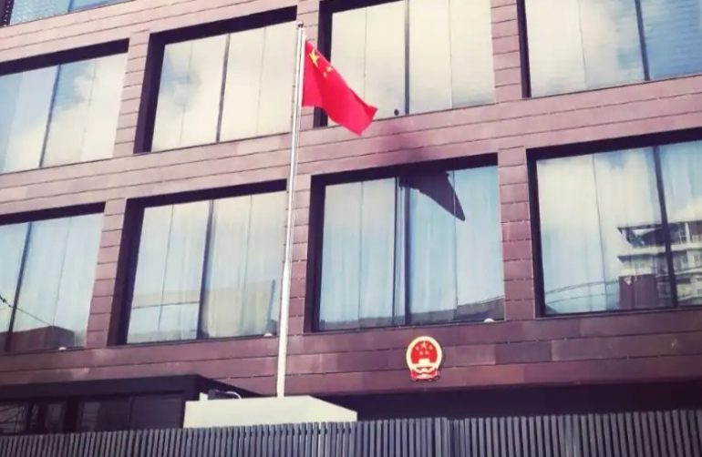 Embajada China en RD se pronuncia ante muerte de su cuidado, pide arresto de la perpetradora