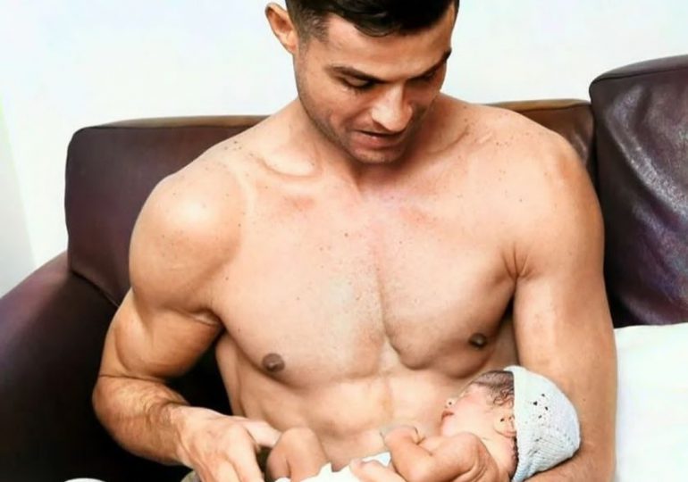 Cristiano Ronaldo muestra a su bebé recién nacida