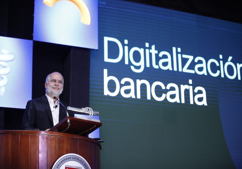 Superintendencia de Bancos promueve digitalización para transformar servicio a usuarios