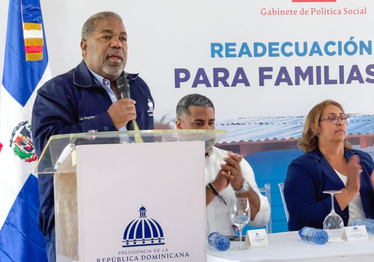 Gabinete de Política Social y MIVED inician readecuación de viviendas en San Cristóbal