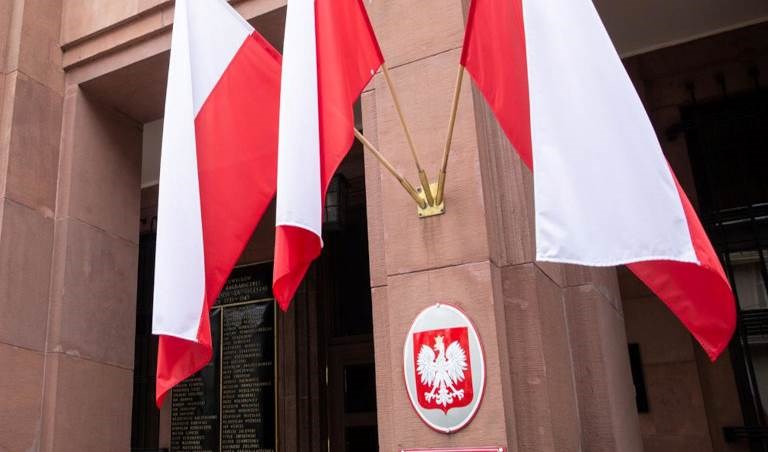 Rusia expulsa a 45 diplomáticos polacos