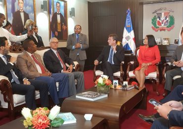 Presidente de la Cámara de Diputados de Argentina se reúne con legisladores dominicanos