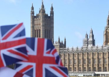 Reino Unido anuncia controvertido plan de lucha contra la migración clandestina