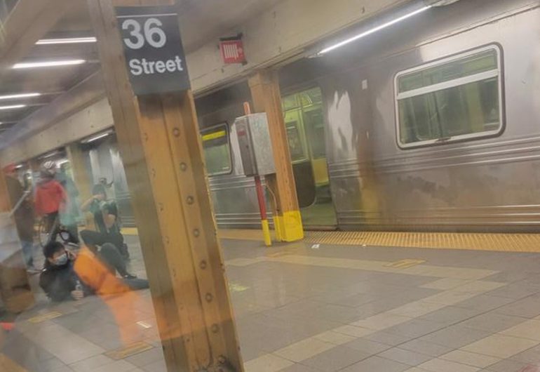 Varios heridos de bala en estación del metro de Nueva York