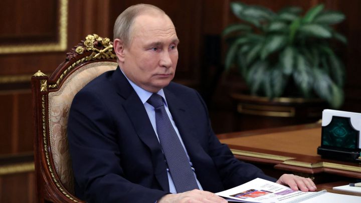 Putin "está doblando su apuesta en la guerra de Ucrania", asegura jefe de la CIA