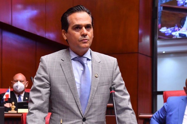 Senador Iván Silva renuncia a Comisión Bicameral que estudia Ley de Extinción de Dominio