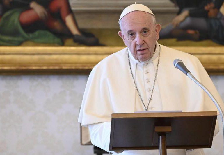 El Papa Francisco dijo que la Iglesia no rechaza a los homosexuales, pero las personas de la Iglesia sí