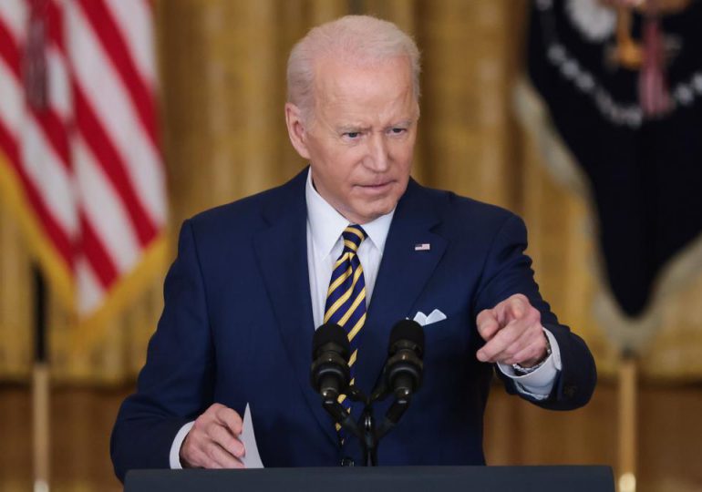 Biden insta a defender el derecho al aborto en EEUU, amenazado en la Corte Suprema