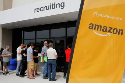 Facebook, Amazon y Uber frenan contrataciones de personal por crisis del sector