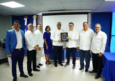 Asociación Dominicana de Agentes de Aduanas reconoce al director de la DGA