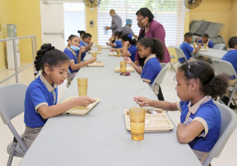 Almuerzo escolar del INABIE representa alivio económico de hasta RD$1,800 millones mensuales