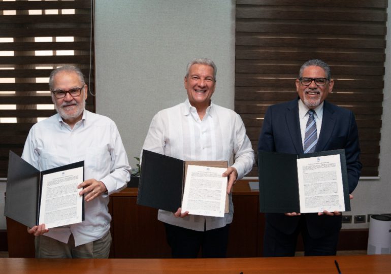 Minpre, Mepyd y Ogtic firman acuerdo para implementar Sistema 311 en proyecto Proresiliencia