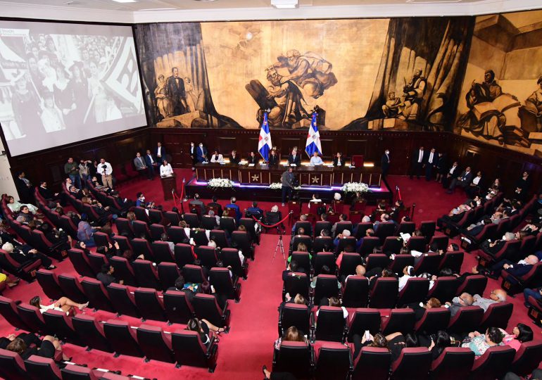 Senado conmemora el 80 aniversario del voto de la mujer en República Dominicana