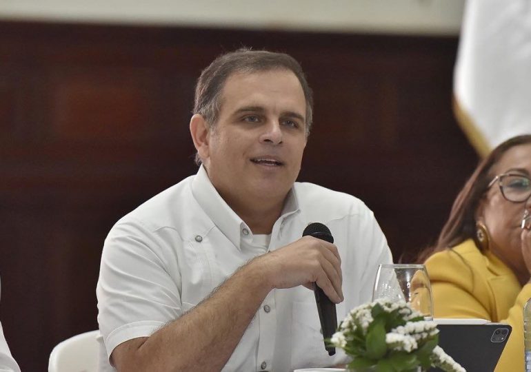 Ministro de Hacienda presenta más de 100 de proyectos de inversión que el Gobierno desarrolla en Santiago