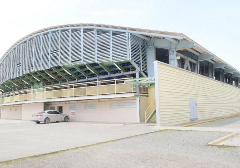 Anuncian construcción de una pista de atletismo, multiuso y dos techados en El Seibo