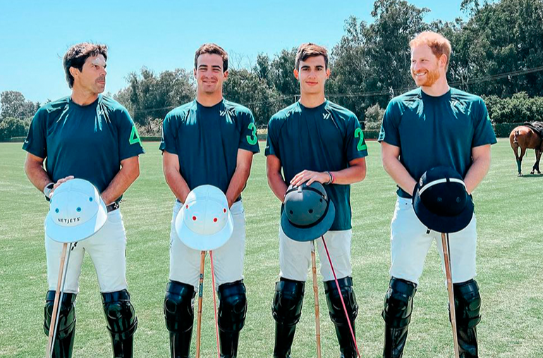 El príncipe Harry disfruta de un juego al polo con el argentino Nacho Figueras
