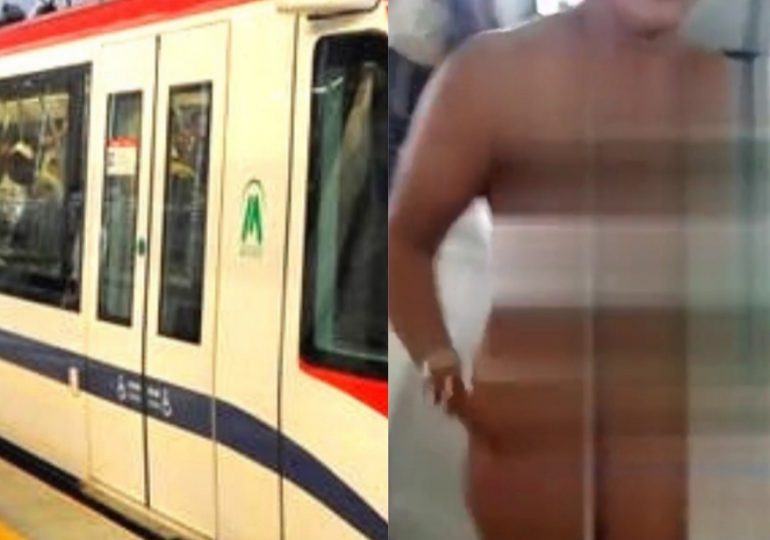 Vídeo | “Cómo Dios la trajo al mundo", mujer se desnuda en Metro de Santo Domingo