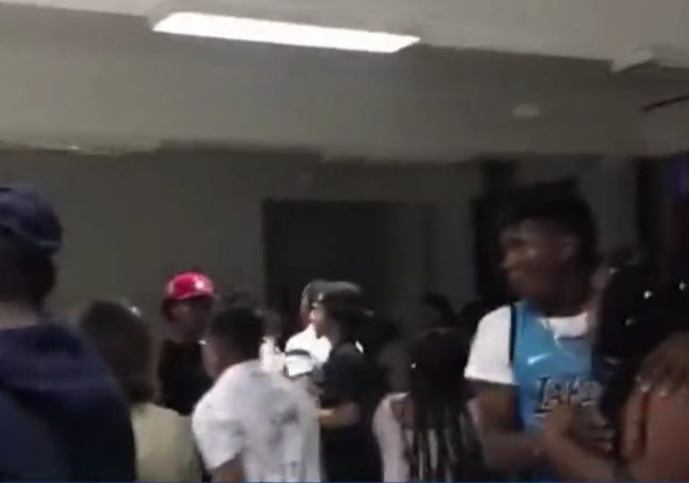 Vídeo| Estudiantes se enfrentan a golpes y sillazos en un politécnico de Samaná