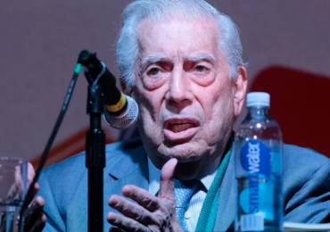 Vargas Llosa siguió escribiendo durante su hospitalización por covid