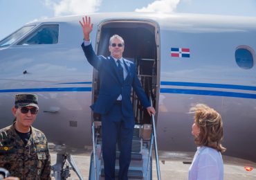 Presidente Abinader sale hacia Costa Rica para participar en toma de posesión