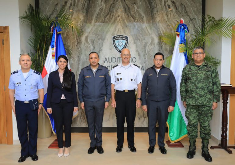 Ministro de Interior y director de Policía presiden apertura de panel en Colegio Interamericano de Defensa