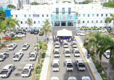 Gobierno presenta las primeras 339 unidades policiales equipadas con car kits