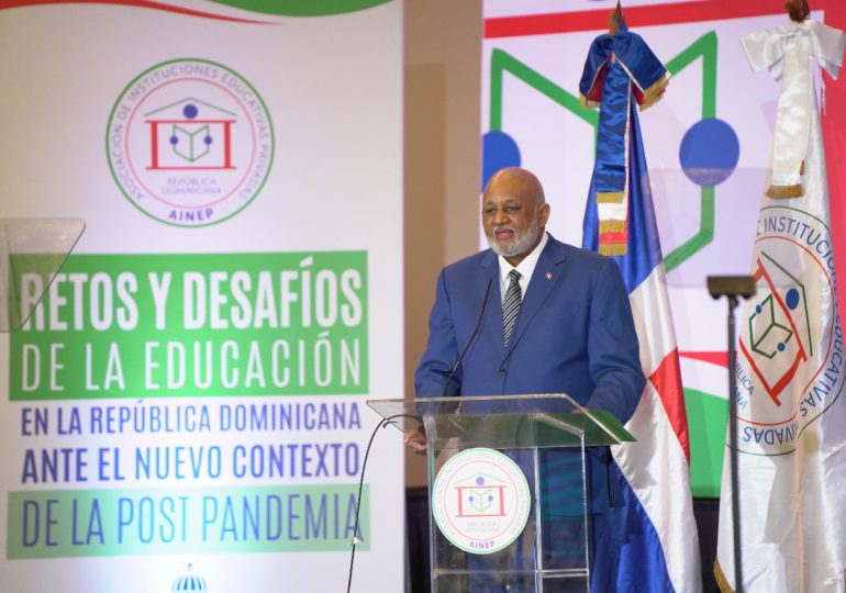 Roberto Fulcar invita al sector educativo privado a sumarse al nuevo modelo Educación para Vivir Mejor