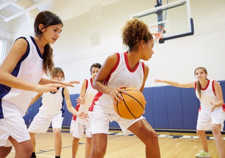 La mitad de las jóvenes abandona práctica de deportes por periodo menstrual, según informe