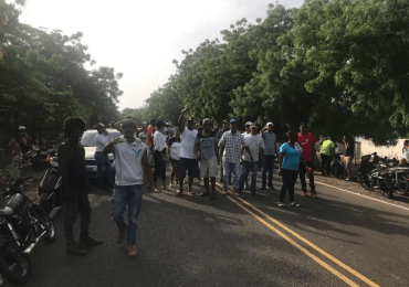 Ocupantes de terrenos en Manzanillo solicitan intervención del presidente Abinader