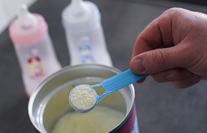 Abbott se disculpa por escasez de leche en polvo para bebés en EEUU