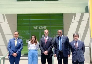 Ministro de Energía y Minas visita empresa promueve uso de energía limpia en California