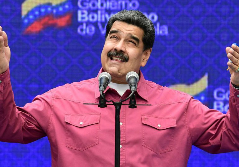 Maduro celebra "pasos leves pero significativos" de EEUU con licencias petroleras