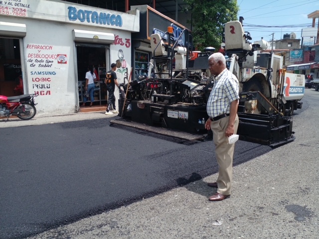 Obras Púbicas informa reconstrucción de la avenida Los Beisbolistas entre en etapa final