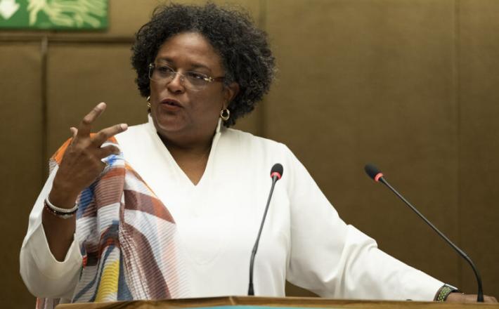 Primera ministra de Barbados cita a Bob Marley para pedir acción conjunta sobre migraciones