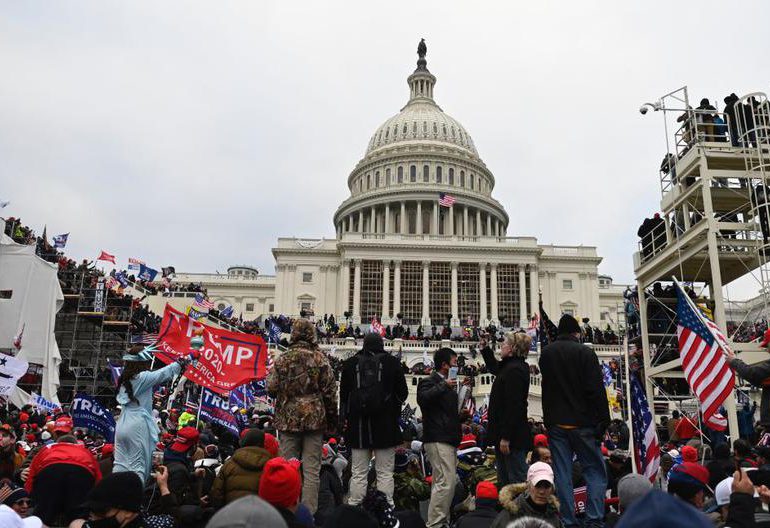 Las primeras audiencias sobre el asalto al Capitolio de EEUU prometen revelaciones explosivas