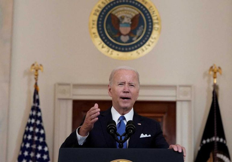 Biden pide "excepción" en reglas del Senado para proteger derecho al aborto