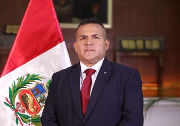 Renuncia ministro de Agricultura de Perú tras revelarse que pasó prisión